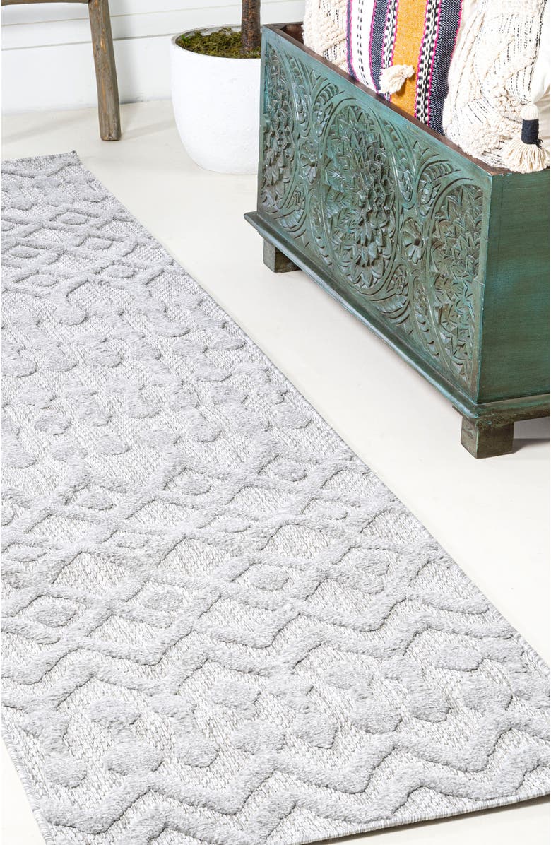 JONATHAN Y Peralta Moroccan Diamond Indoor/Outdoor Area Rug, Alternate, color, Light Gray