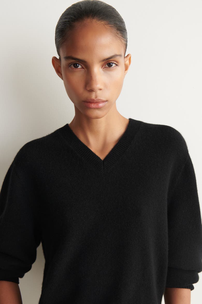 Sculpted Cashmere V-Neck Sweater, Alternate, color, BLACK
