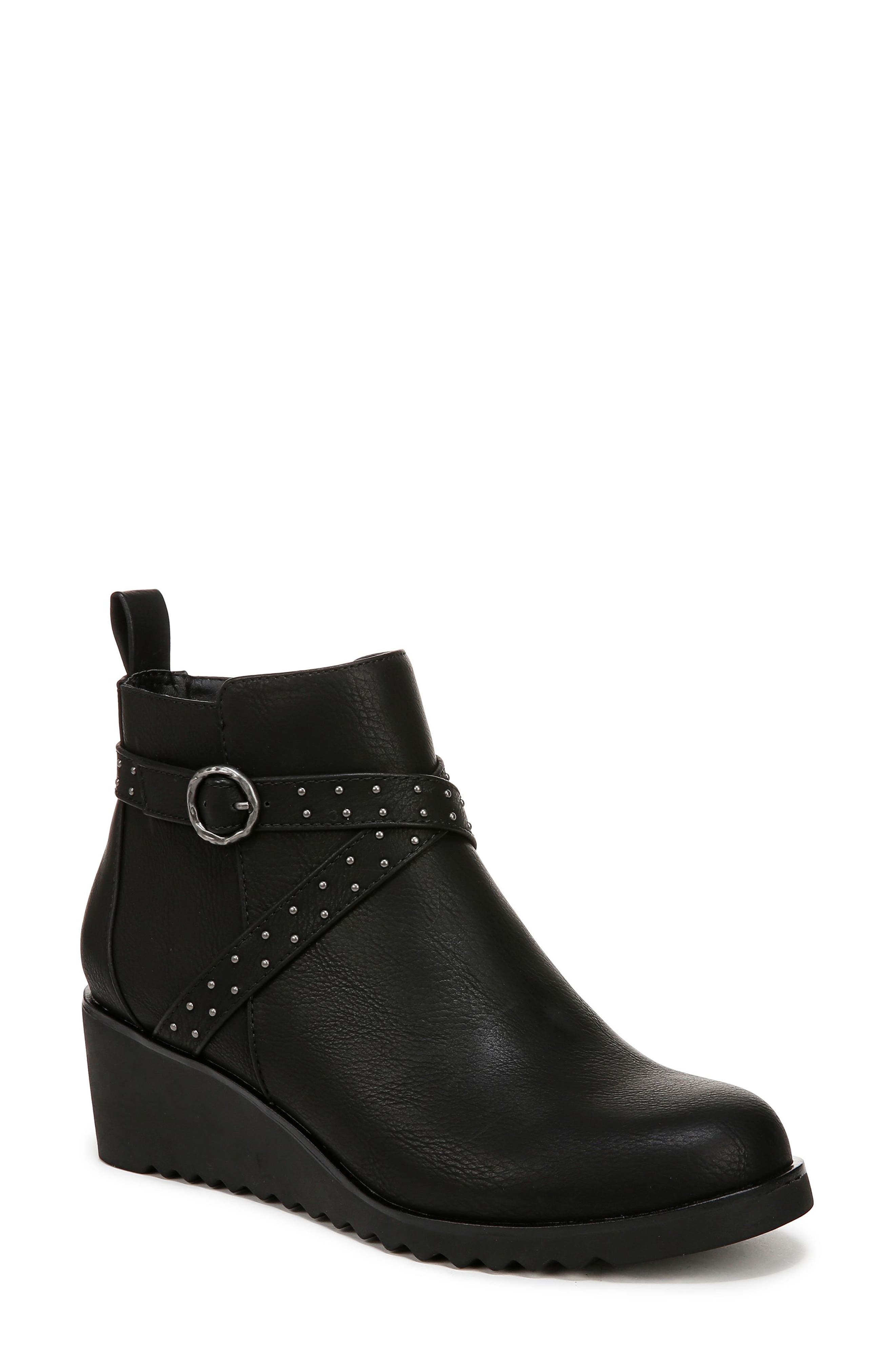 LifeStride Zinfandel Platform Wedge Bootie in Black 