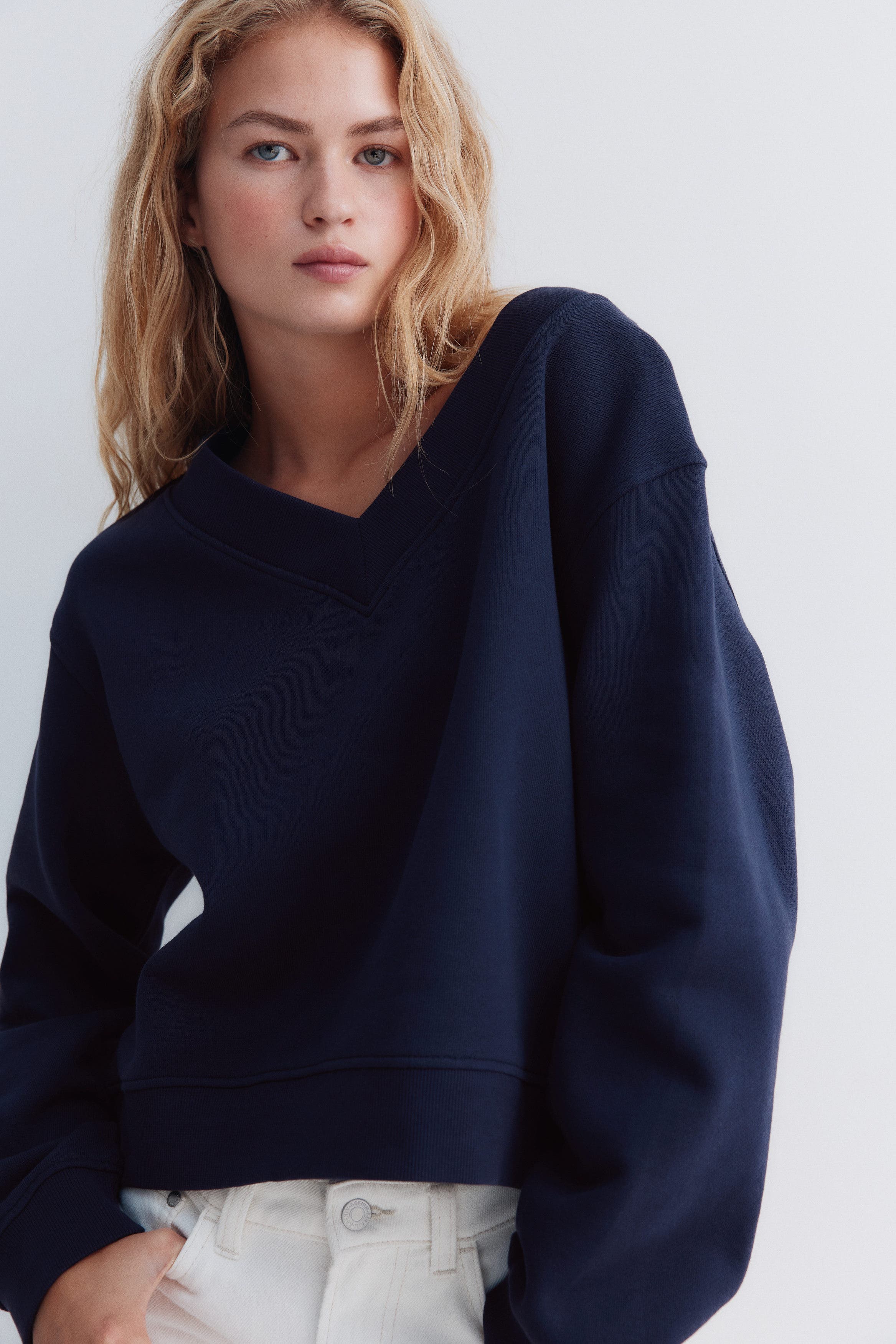 V-neck Sweatshirt - image 4