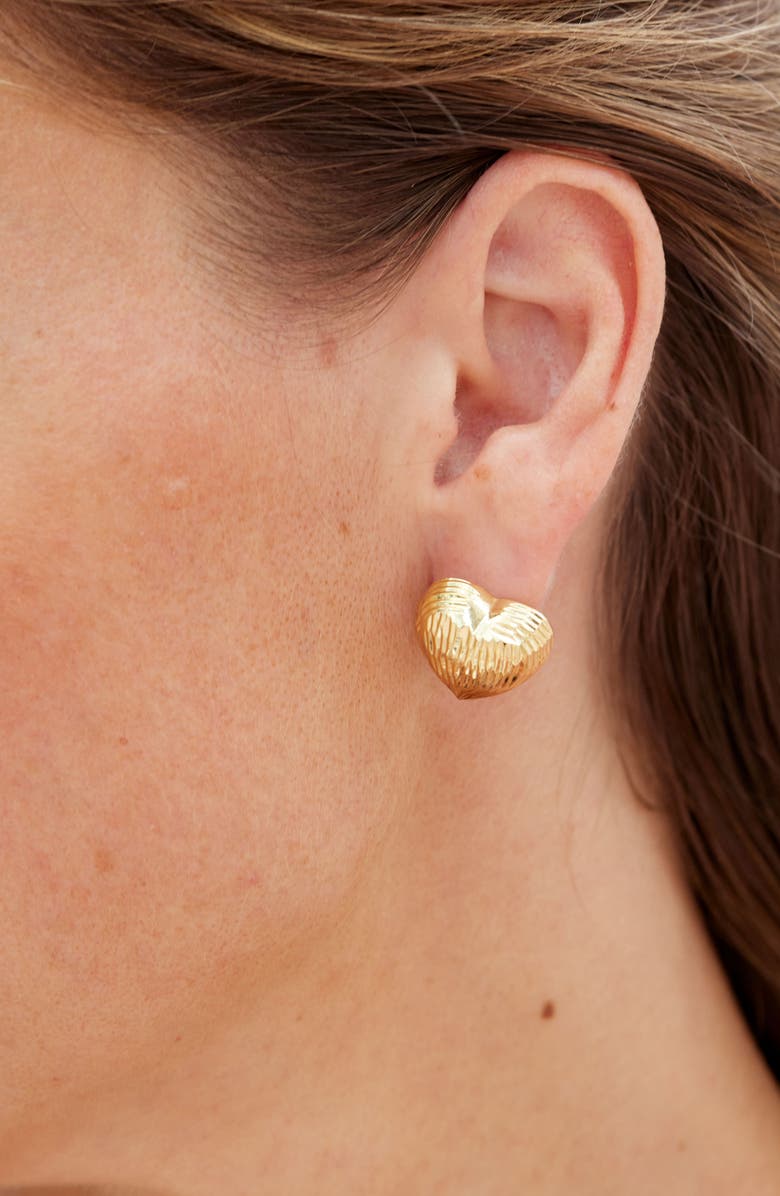 SAVVY CIE JEWELS Fluted Bold Domed Heart Stud Earrings, Alternate, color, Gold