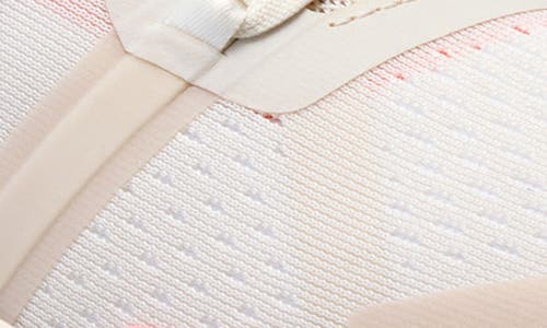On Cloudpulse Training Shoe In Cream/salm
