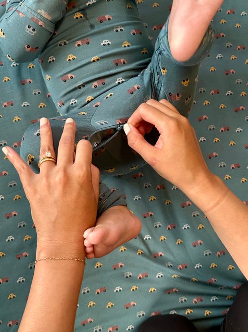 Gunamuna Convertible Pajama In Green
