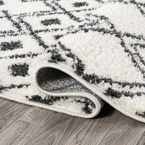 Jonathan Y Caimari Moroccan Diamond Shag Area Rug In White/gray