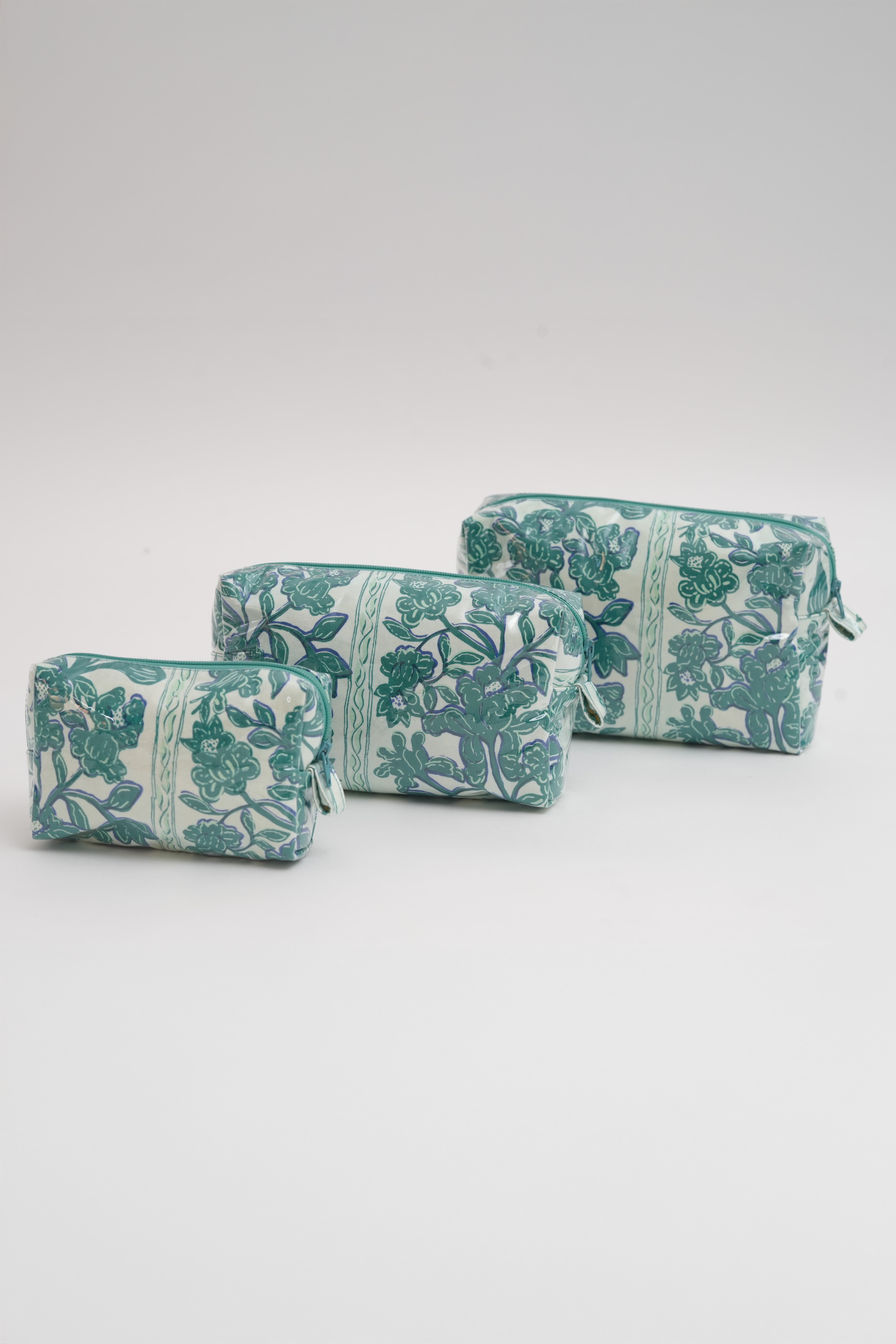 Ro's Garden Gogo Cosmetic Bag, Main, color, 