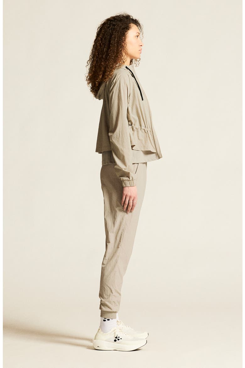 Join Wind Joggers, Alternate, color, HAY