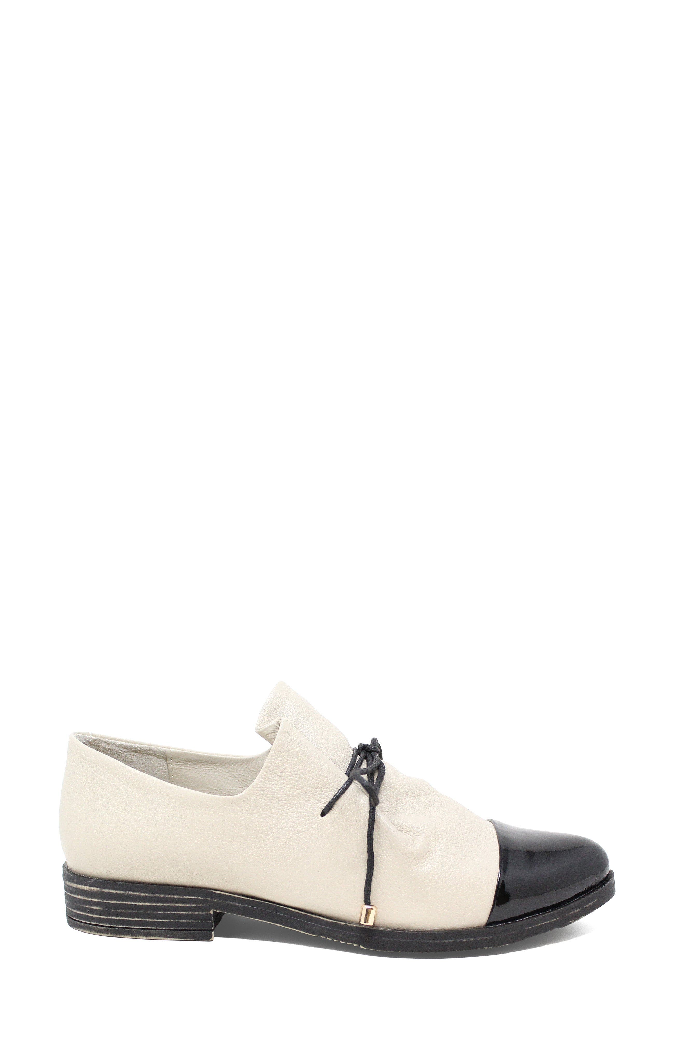 Kotty Lace Flat, Alternate, color, Black Almond/ Patent Leather
