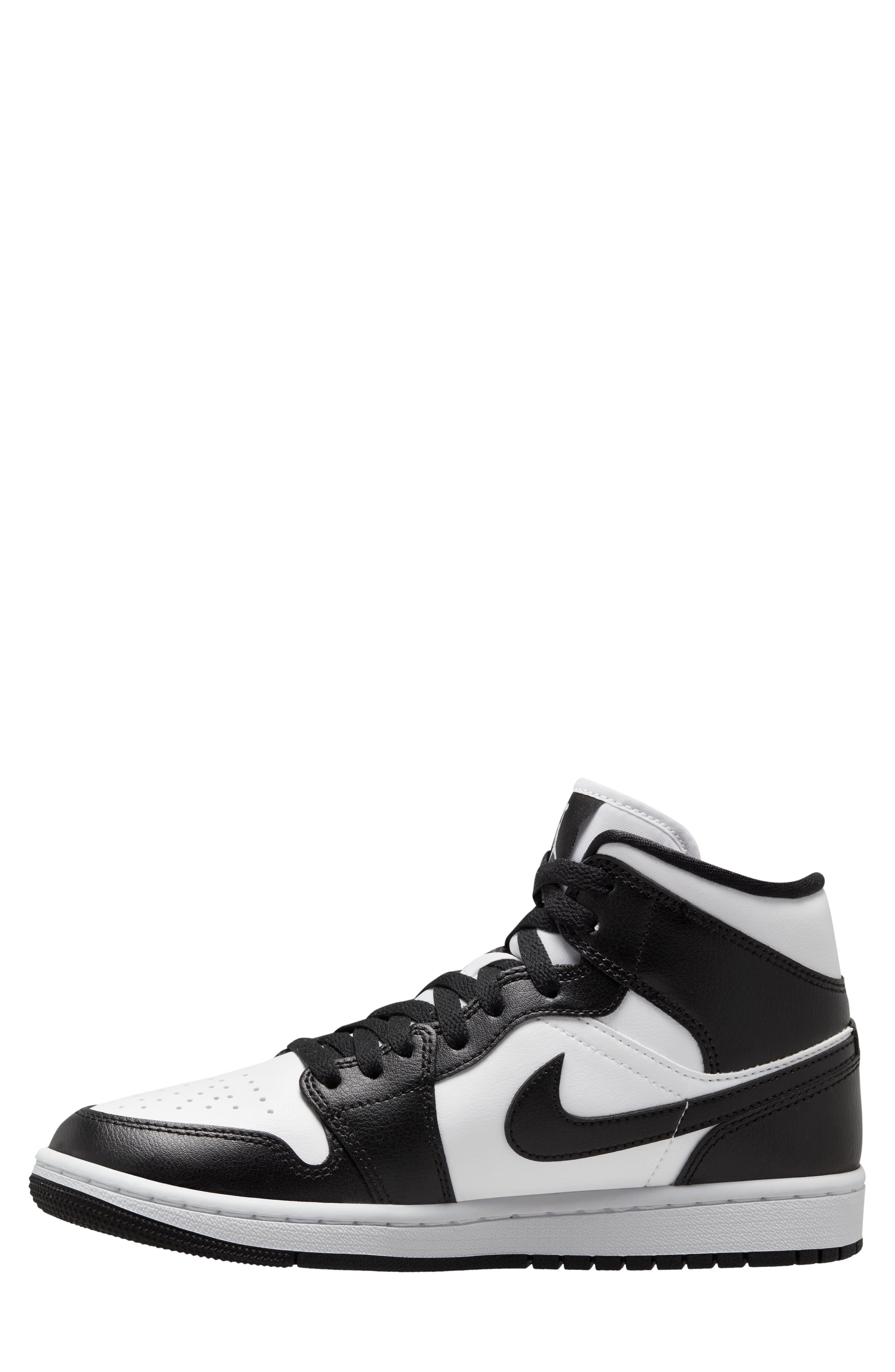 Jordan Air Jordan 1 Mid Basketball Sneaker, Alternate, color, White/ Black/ White