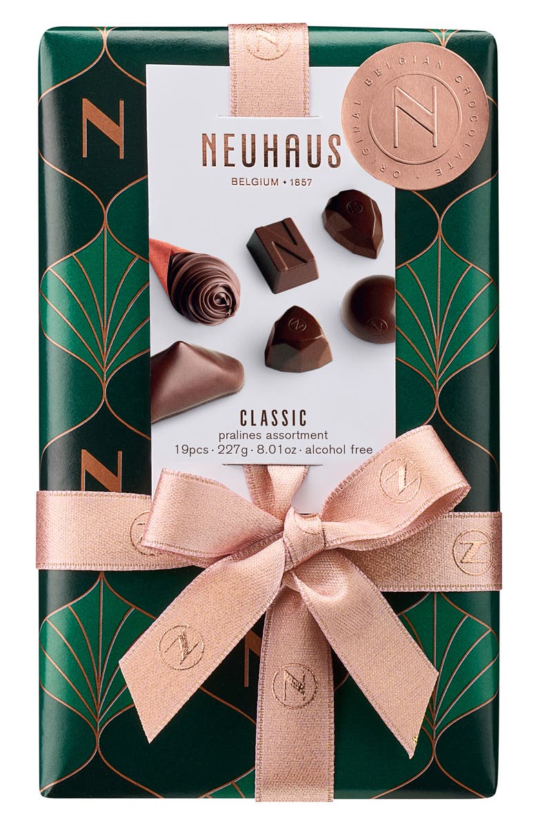 NEUHAUS Ballotin All Dark 19-Piece Chocolate Praline Box, Main, color, Green