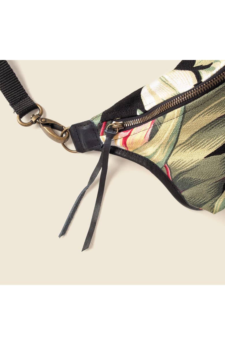 Casupo The Perfect Fanny Pack, Alternate, color, Black Floral