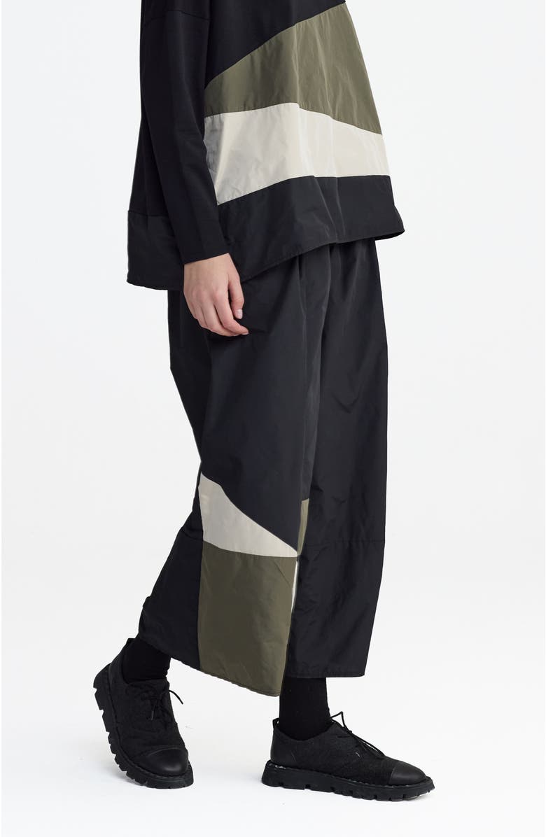 LUUKAA Brooklyn Cropped Graphic Pants, Alternate, color, Black