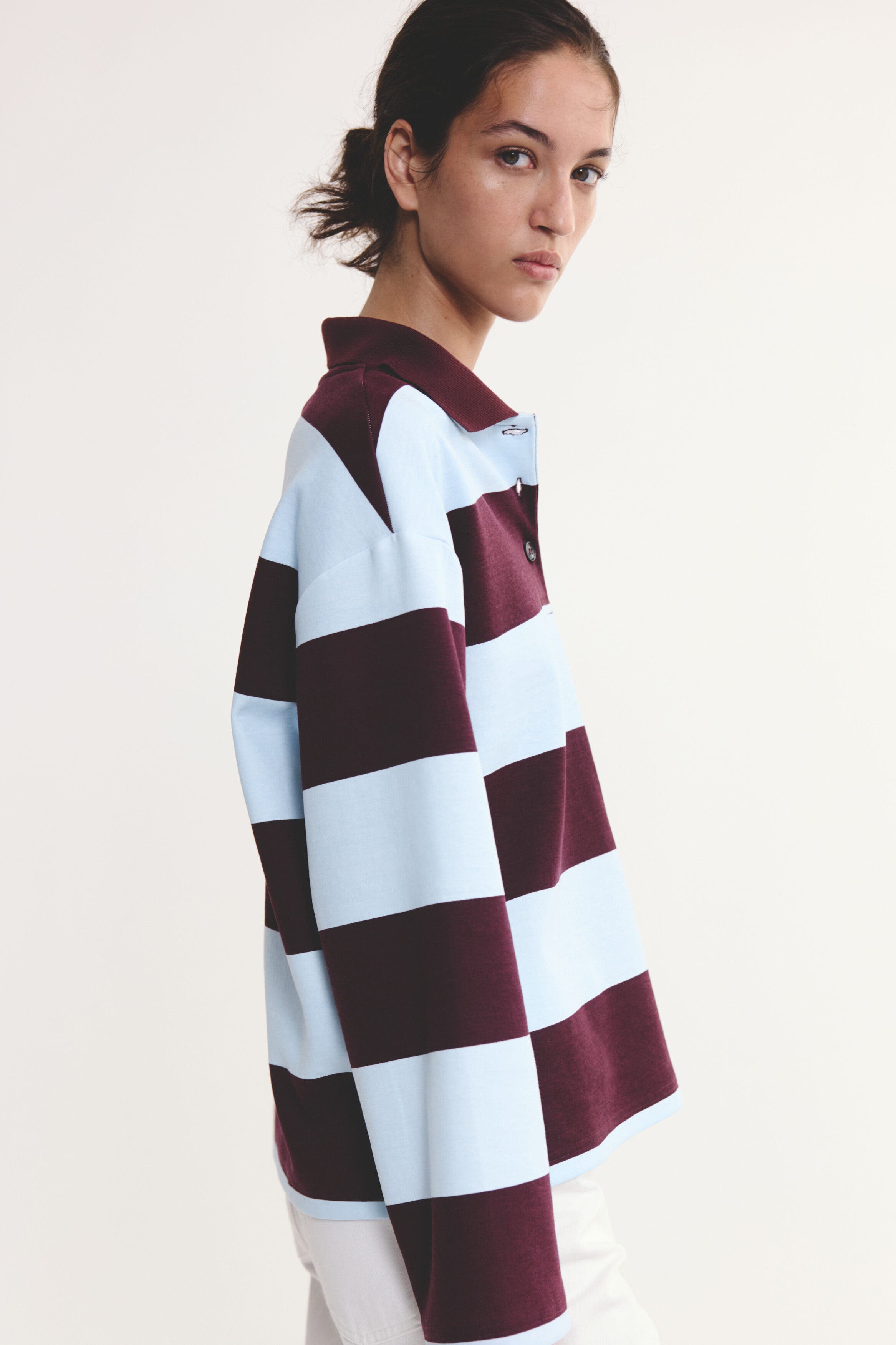 selected Light blue/burgundy striped