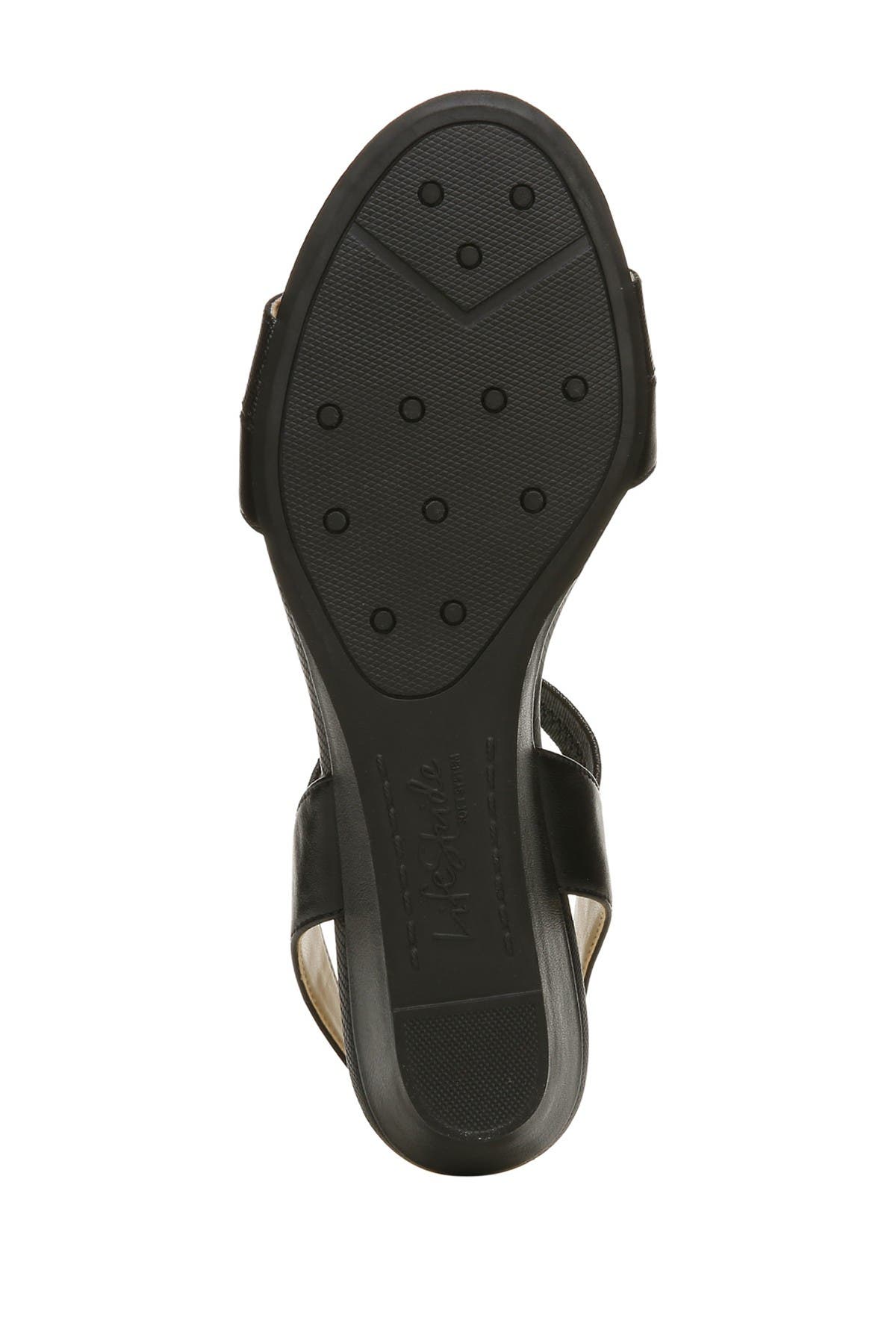 LifeStride Yuma Wedge Sandal, Alternate, color, 