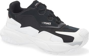 Low Top Sneaker