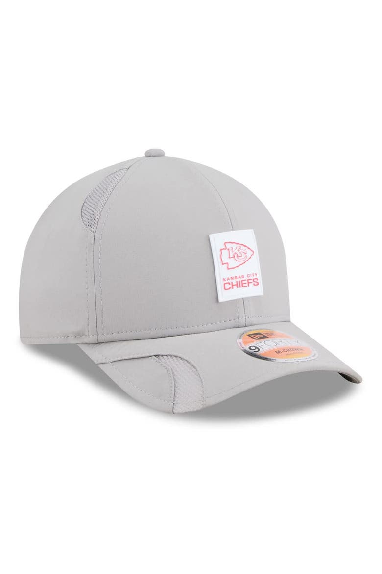 Men's New Era Gray Kansas City Chiefs 2025 Sideline  M-Crown 9FORTY Adjustable Hat, Alternate, color, Gray