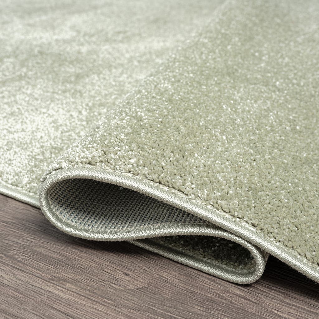 Jonathan Y Haze Solid Low-pile Area Rug In Green