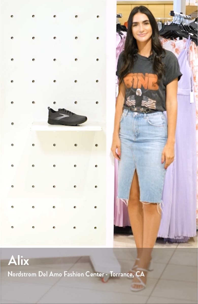 Revel 4 Hybrid Running Shoe, sales video thumbnail